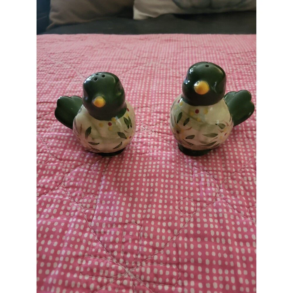 Pair of Ceramic Bird Salt and Pepper Shakers